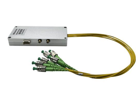 2×4 MEMS保偏光開關(guān)（帶SMA口）產(chǎn)品實拍